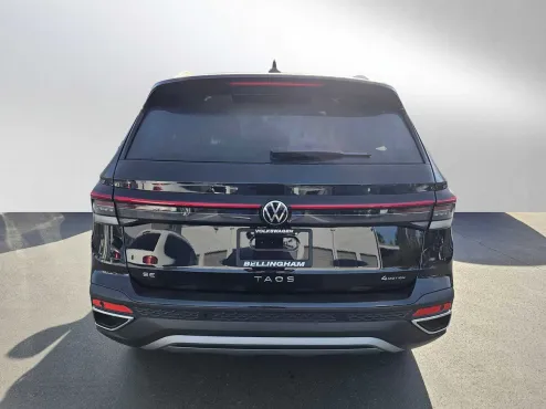 2025 Volkswagen Taos SE photo 4