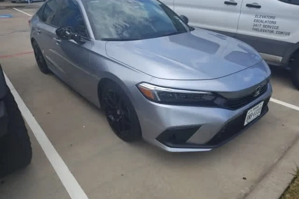 2022 Honda Civic Sport photo 1