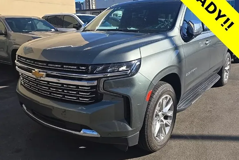 2023 Chevrolet Suburban Premier photo 1
