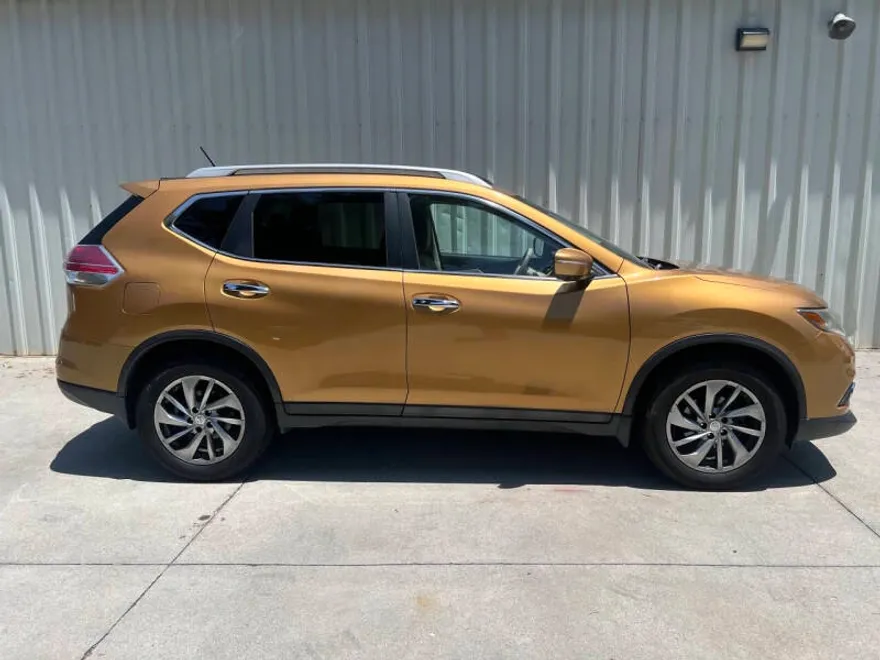 2014 Nissan Rogue SL photo 1