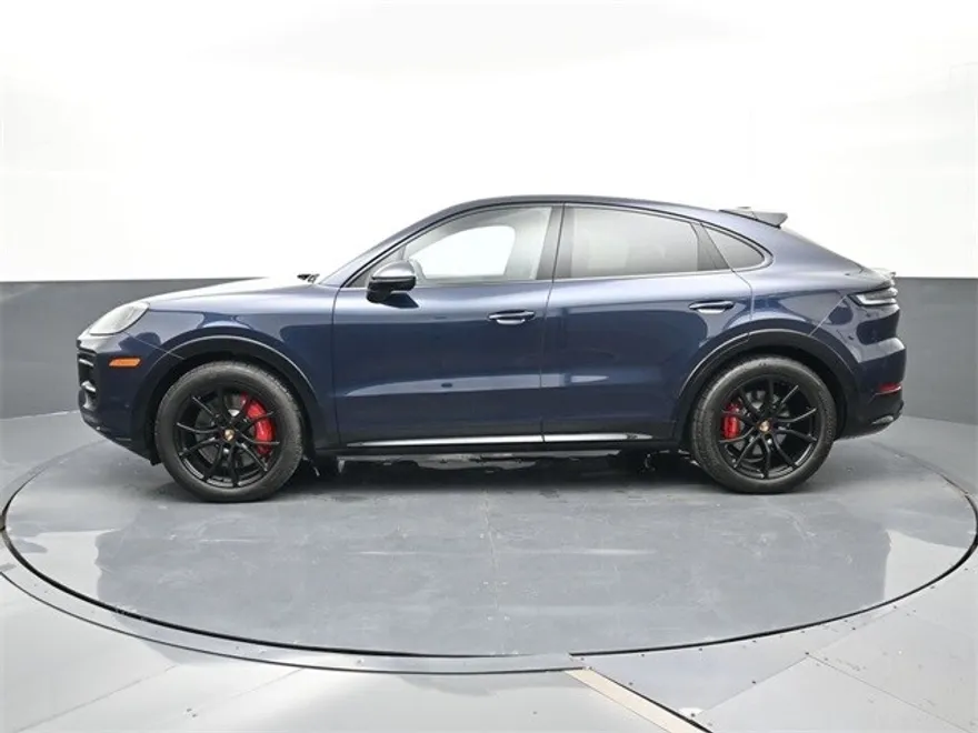 2025 Porsche Cayenne GTS photo 2