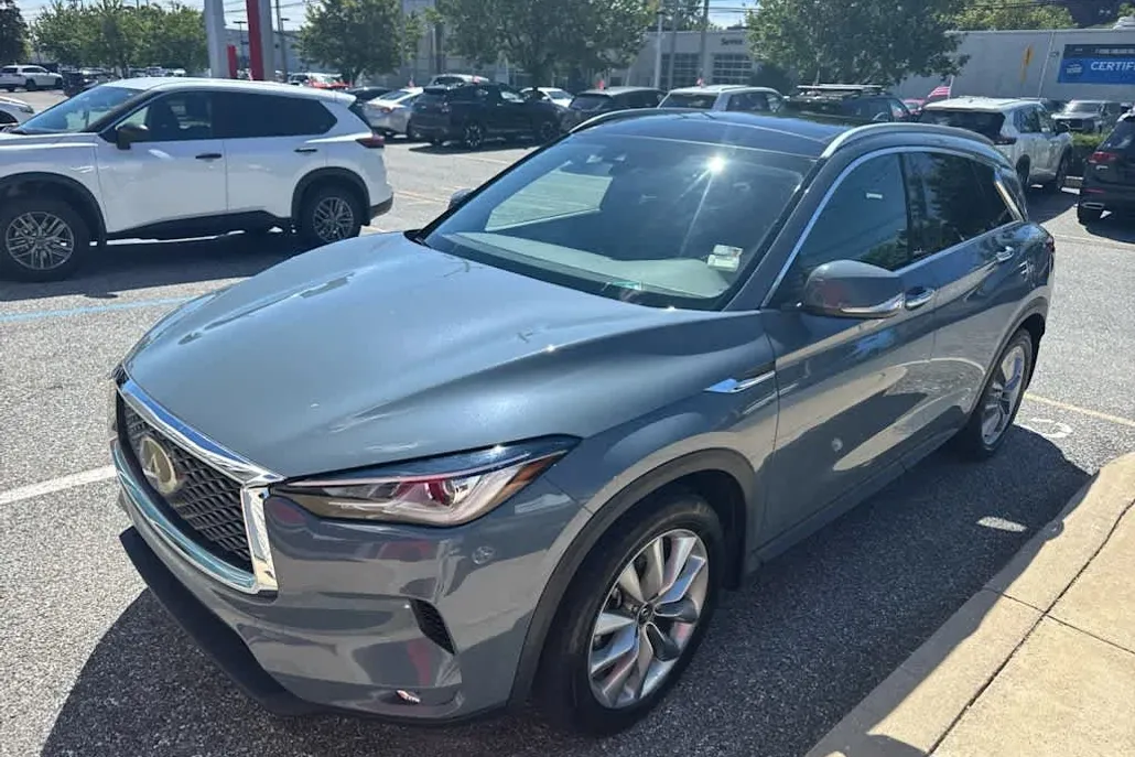 2022 Infiniti QX50 Luxe AWD photo 1