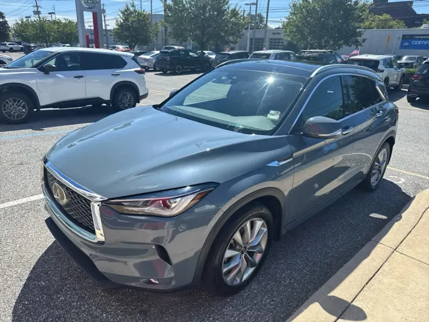 2022 Infiniti QX50 Luxe AWD photo 1
