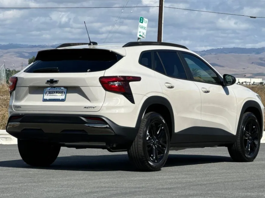 2026 Chevrolet Trax ACTIV photo 1