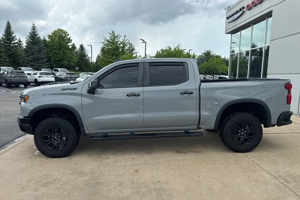 2024 Chevrolet Silverado 1500 ZR2 photo 1