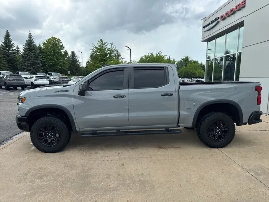 2024 Chevrolet Silverado 1500 ZR2 photo 1