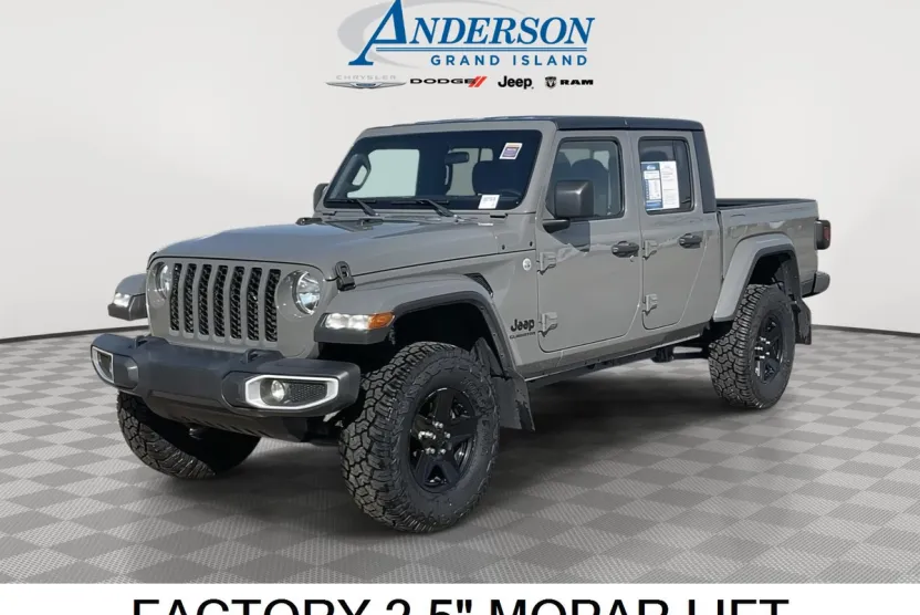2021 Jeep Gladiator Sport S photo 1