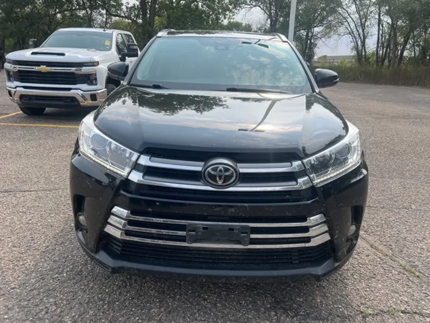 2017 Toyota Highlander Limited photo 1