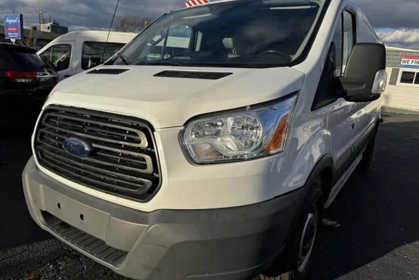 2017 Ford Transit Cargo photo 1