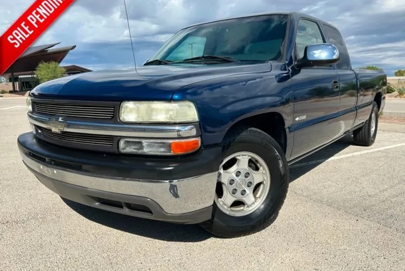 2001 Chevrolet Silverado 1500 LS photo 1