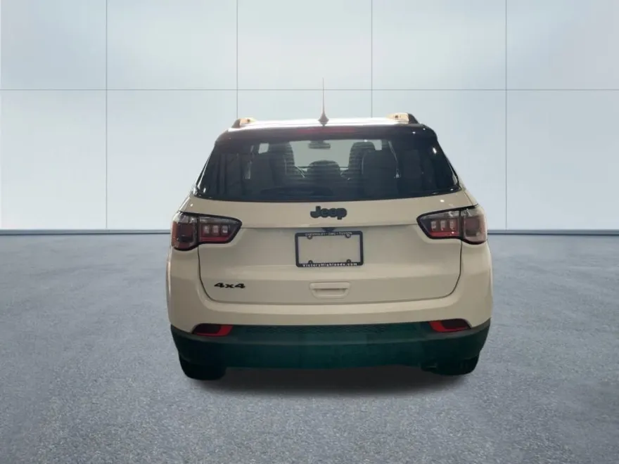 2022 Jeep Compass Altitude photo 1