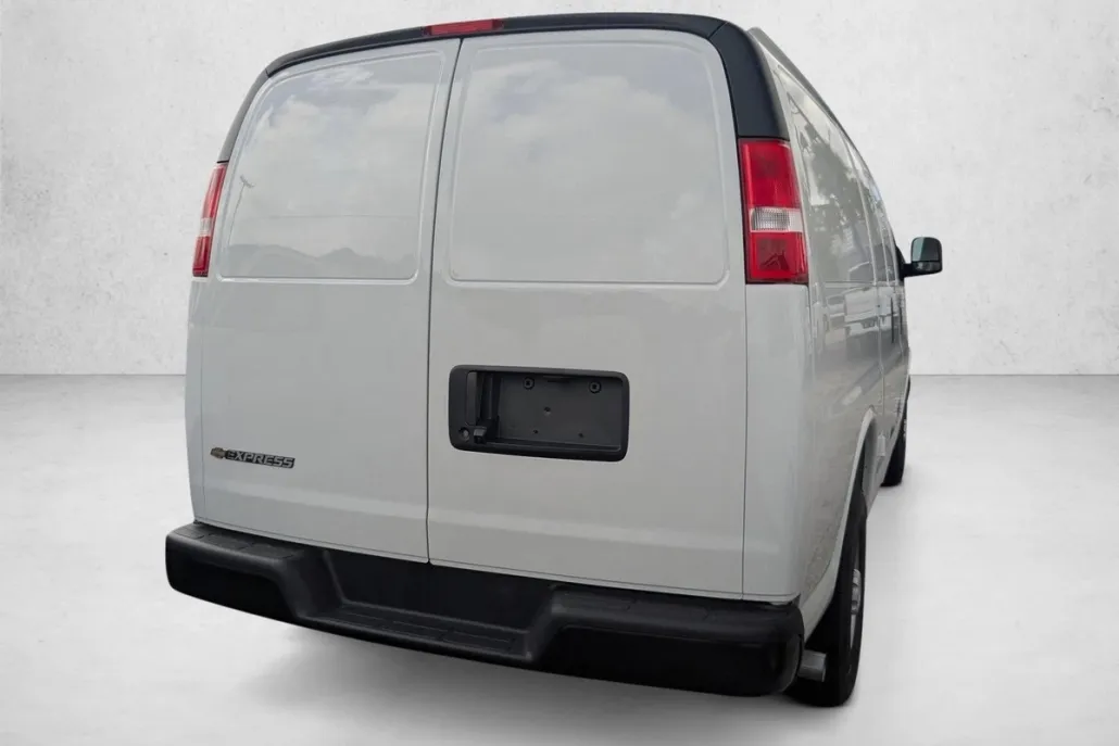 2025 Chevrolet Express Cargo 2500 Base photo 1