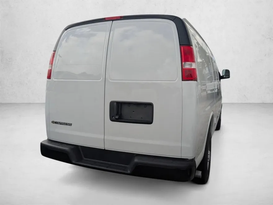 2025 Chevrolet Express Cargo 2500 Base photo 1