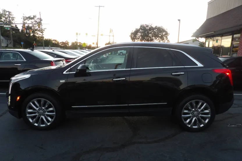 2017 Cadillac XT5 Platinum photo 1