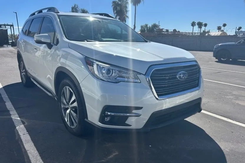 2022 Subaru Ascent Limited photo 1