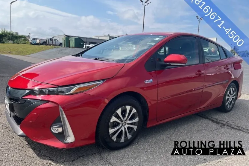 2021 Toyota Prius Prime Limited photo 1