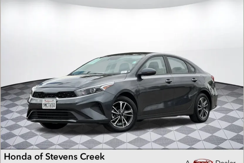 2024 Kia Forte LXS photo 1