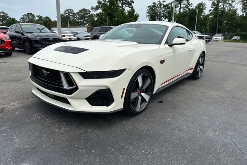 2025 Ford Mustang GT Premium photo 1