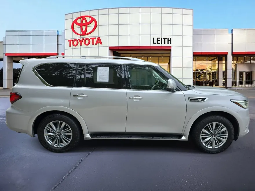 2021 Infiniti QX80 Luxe photo 1
