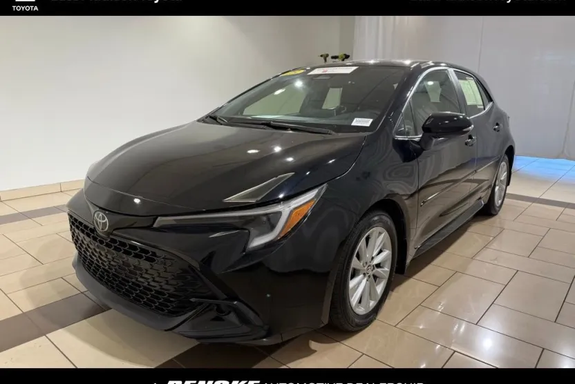 2023 Toyota Corolla SE photo 1