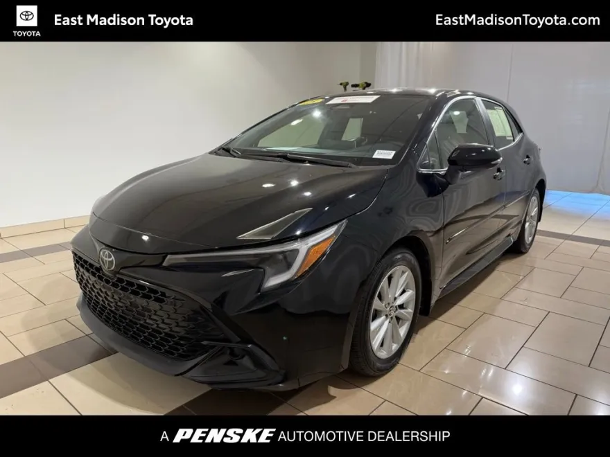 2023 Toyota Corolla SE photo 1