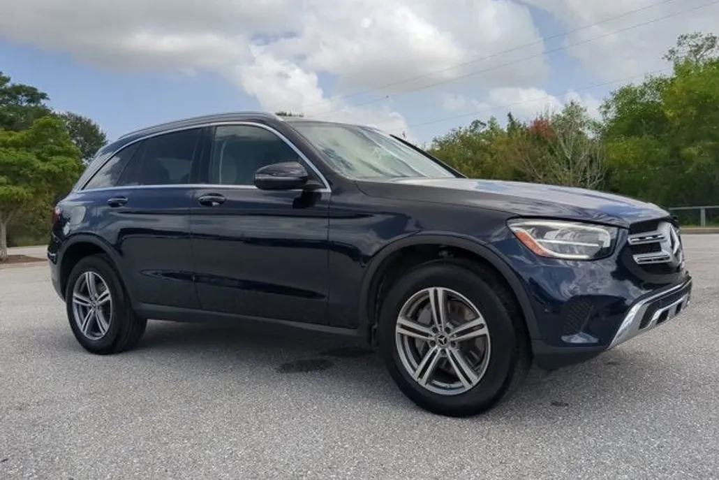 2021 Mercedes Benz GLC 300 photo 1