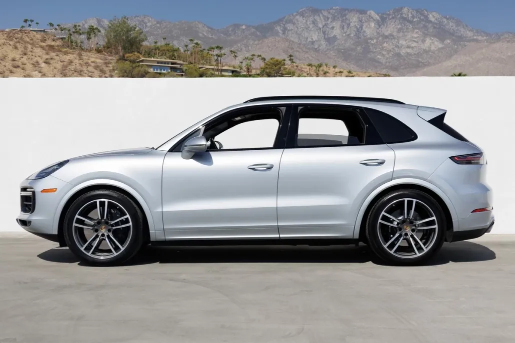 2021 Porsche Cayenne Turbo photo 1