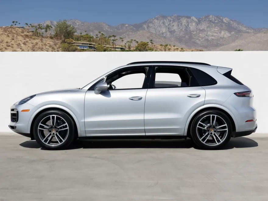 2021 Porsche Cayenne Turbo photo 1