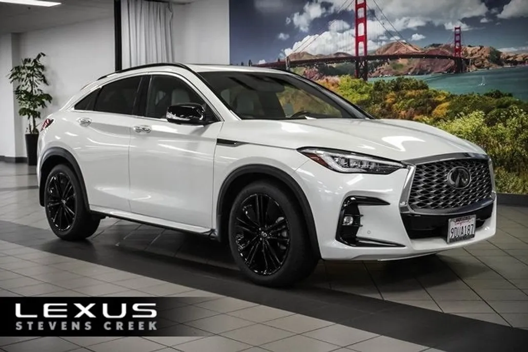 2023 Infiniti QX55 Essential photo 1
