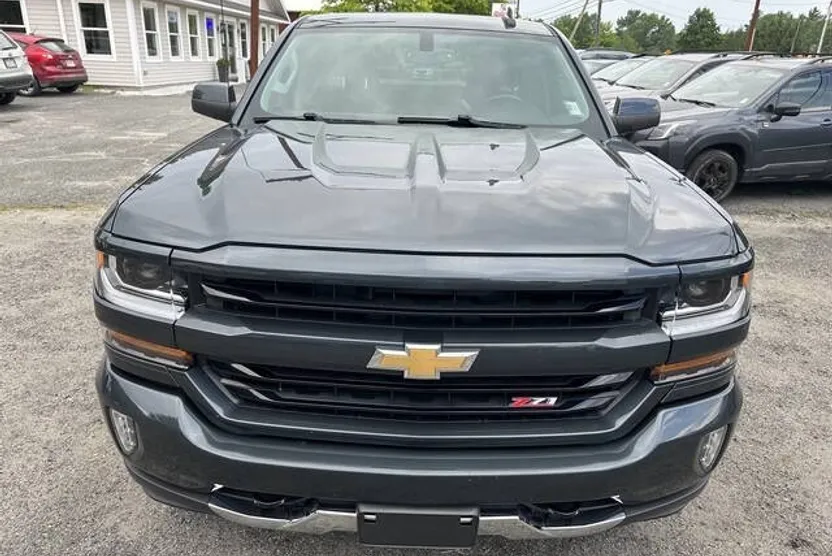2018 Chevrolet Silverado 1500 LT Z71 photo 1