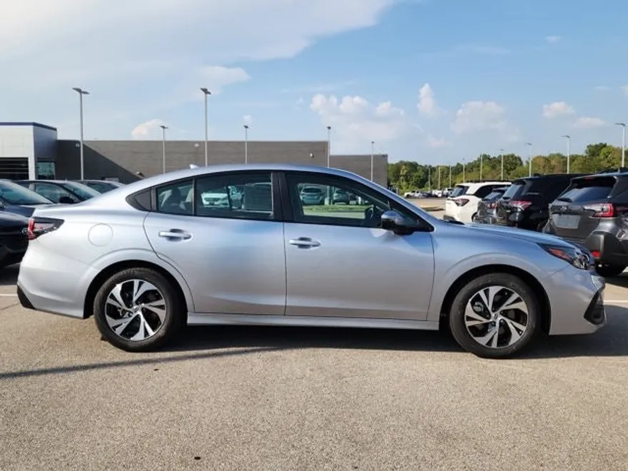 2025 Subaru Legacy Premium photo 1
