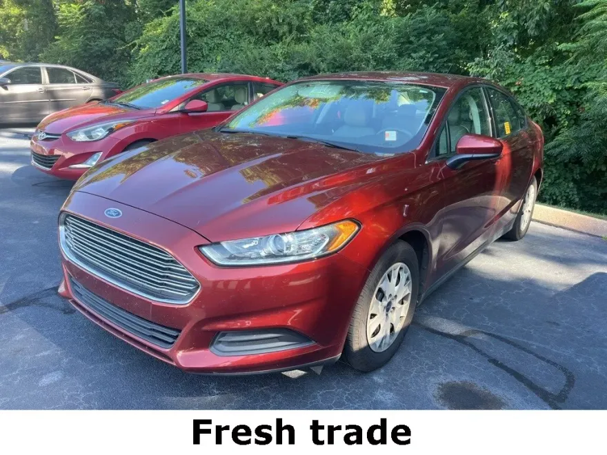 2014 Ford Fusion S photo 1