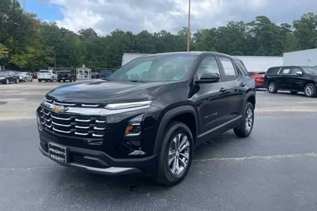 2026 Chevrolet Equinox LT photo 1
