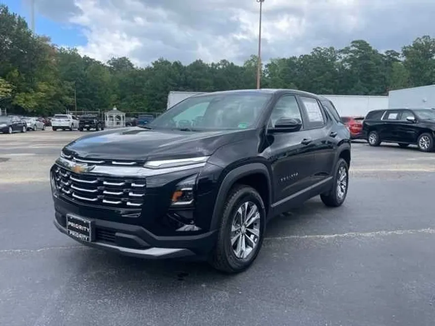 2026 Chevrolet Equinox LT photo 1