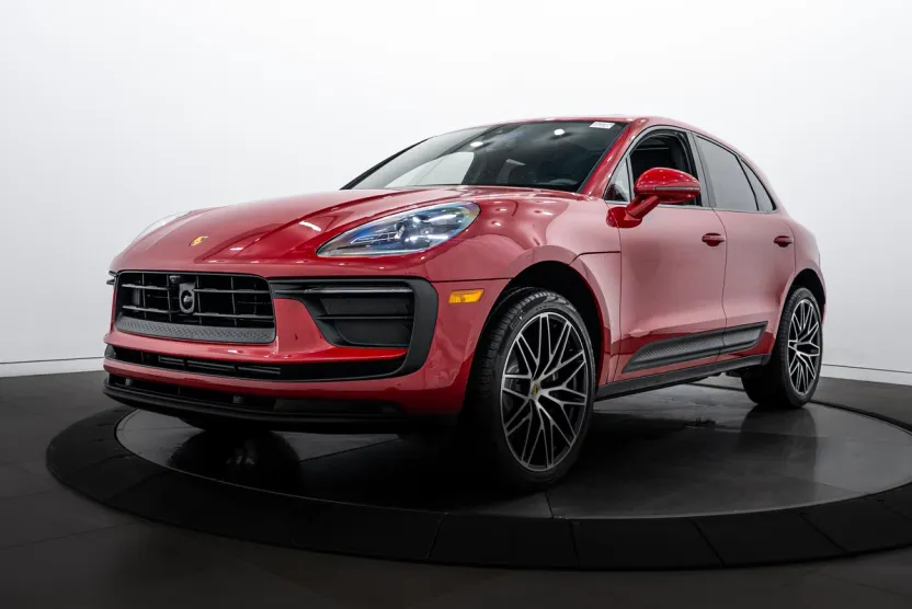 2026 Porsche Macan Base photo 1