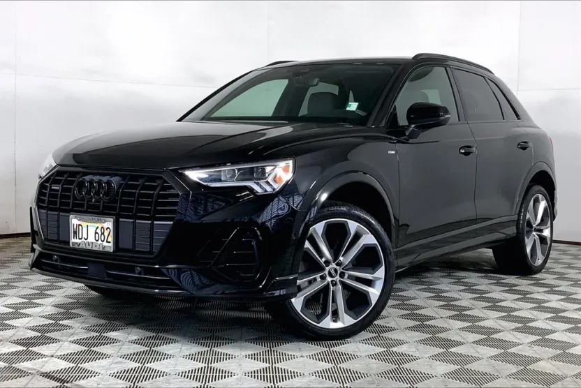 2021 Audi Q3 S line Premium Plus photo 1