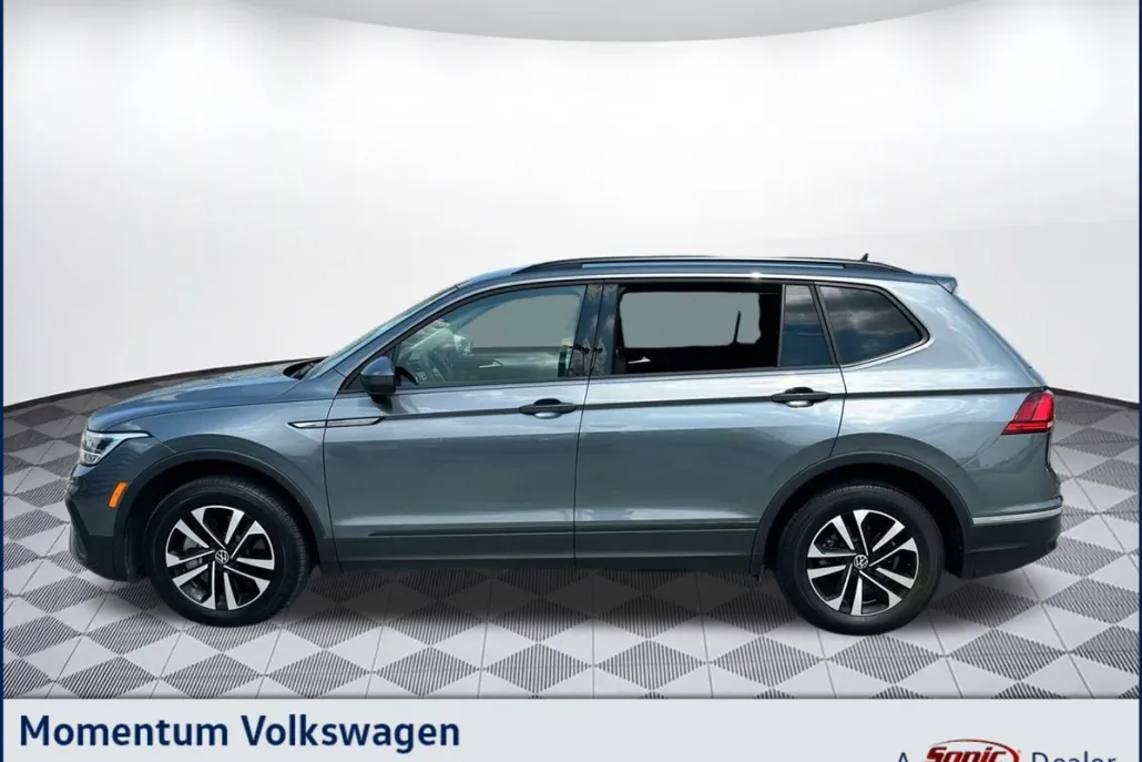 2023 Volkswagen Tiguan S photo 1