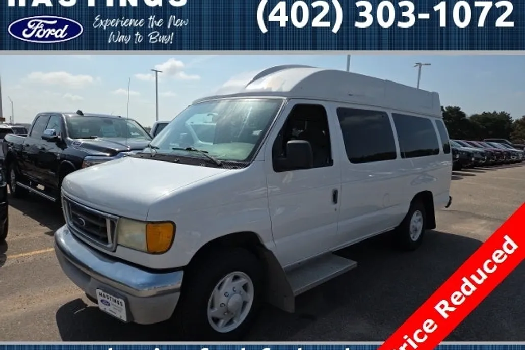 2003 Ford E-350 photo 1