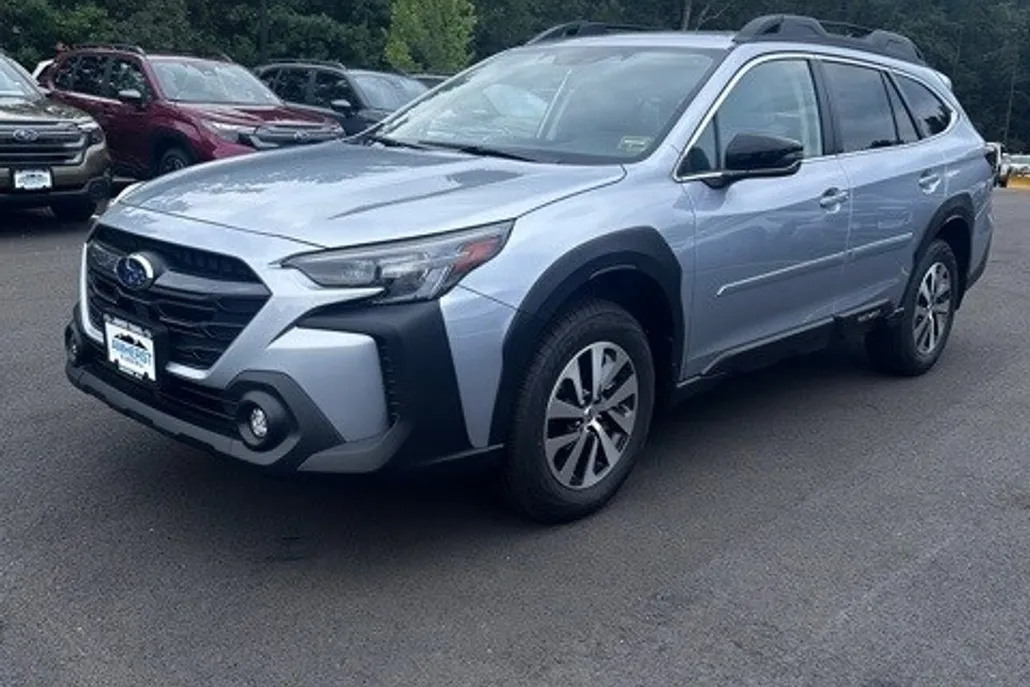 2025 Subaru Outback Premium photo 1
