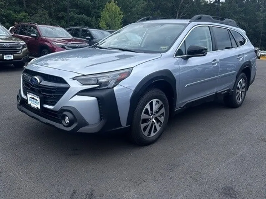 2025 Subaru Outback Premium photo 1