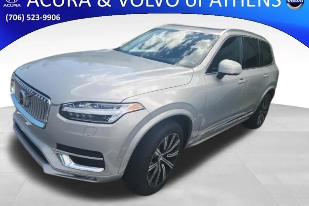 2023 Volvo XC90 B5 Plus photo 1