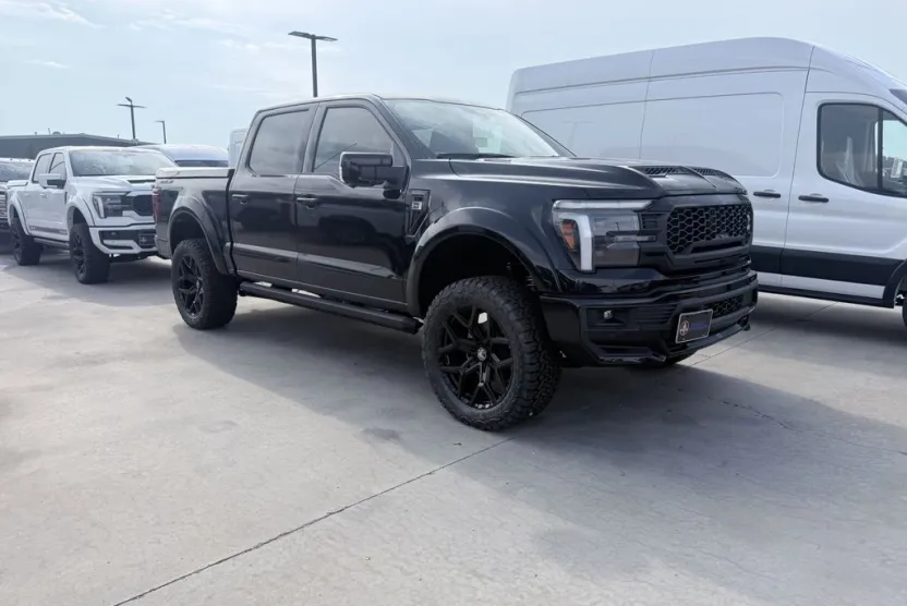 2025 Ford F-150 Lariat photo 1