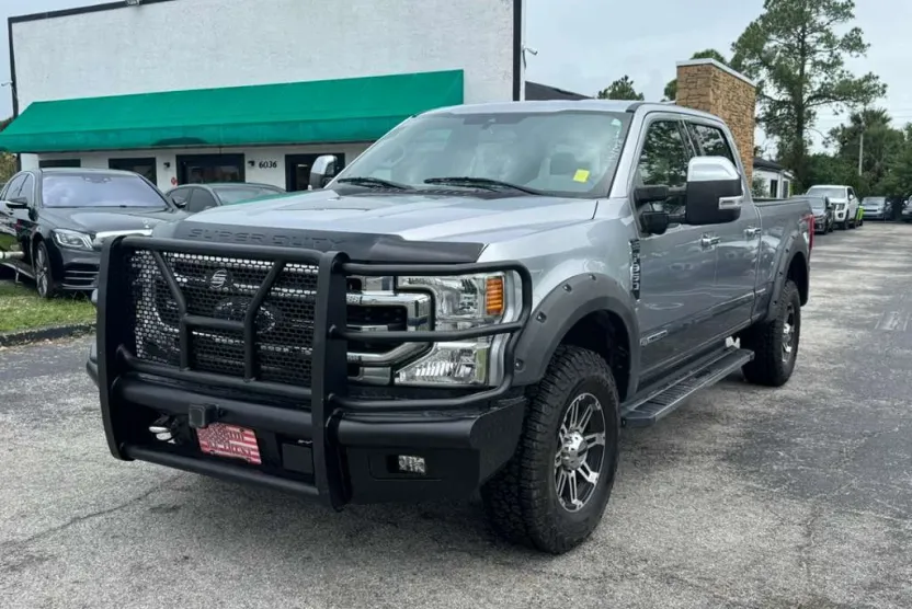 2021 Ford F-350 Lariat photo 1
