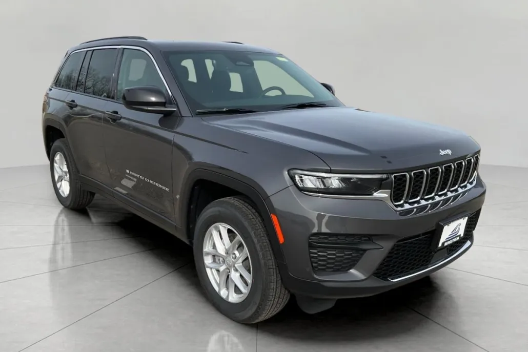 2025 Jeep Grand Cherokee Laredo photo 1
