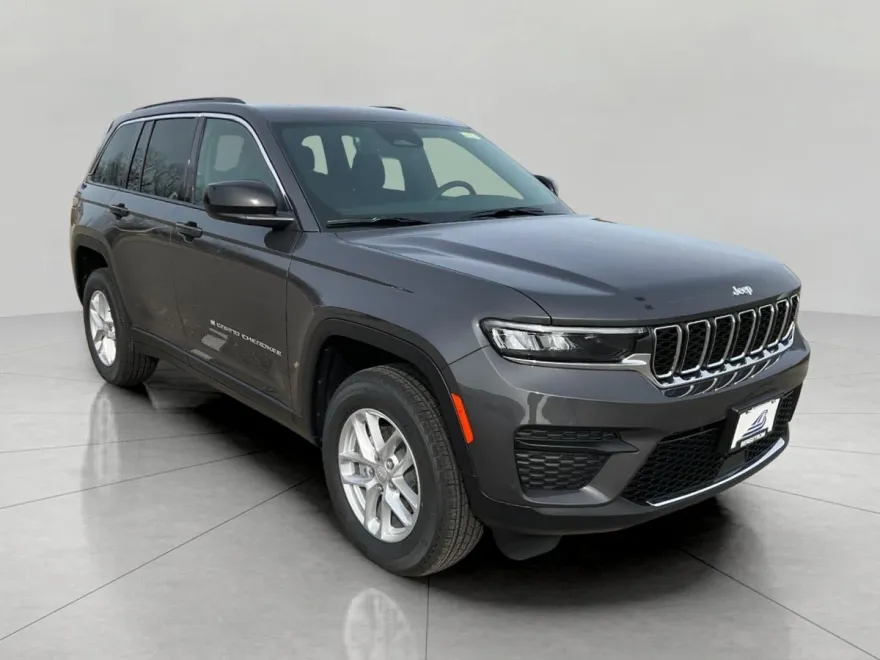 2025 Jeep Grand Cherokee Laredo photo 1