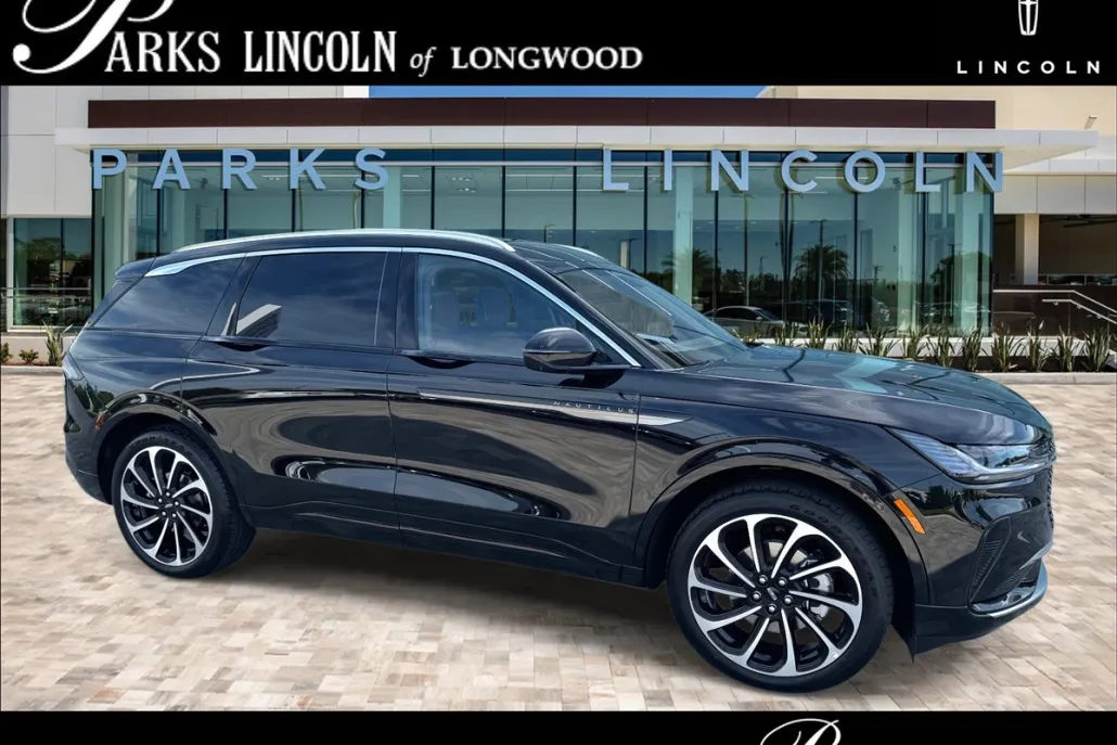 2025 Lincoln Nautilus Black Label photo 1