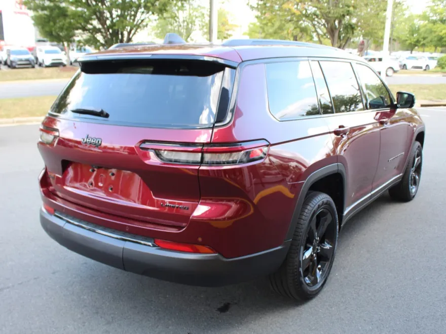2025 Jeep Grand Cherokee Limited photo 1
