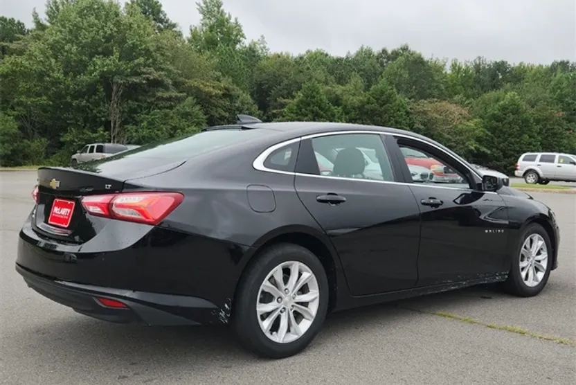 2022 Chevrolet Malibu 1LT photo 1