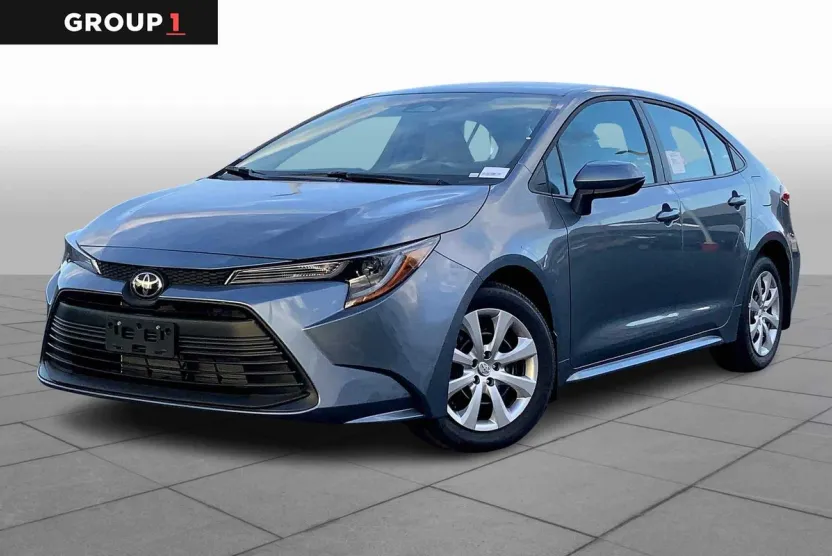 2026 Toyota Corolla LE photo 1