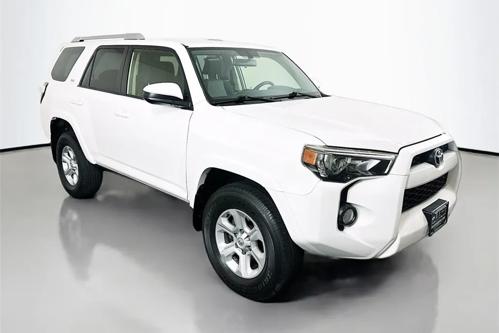 2018 Toyota 4Runner SR5 photo 1